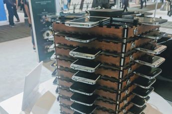 Old Samsung Galaxy S5 Units upcycled as a Bitcoin Miner