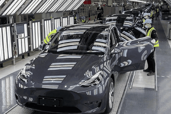 Tesla Shanghai Gigafactory exports over 8,000 cars to Europe in a month