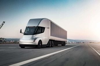 Tesla Semi electric truck has a range of more than 800 kilometers