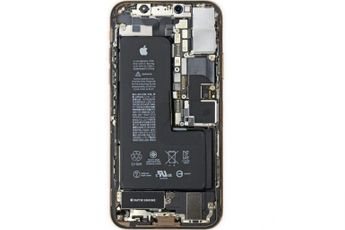 The iPhone XS has an odd L-shaped battery