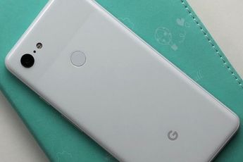 Google Pixel 3 surfaces in live pictures; specs leaked too