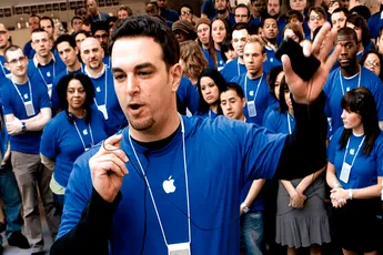 Apple employees want to keep #StayAtHome compliant