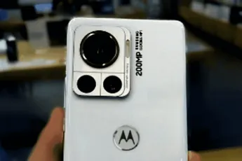 Moto Edge 30 Ultra, world's first 200 MP camera phone, appear on Geekbench