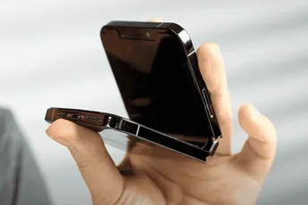 iPhone V: The foldable iPhone turns out to be a real DIY project