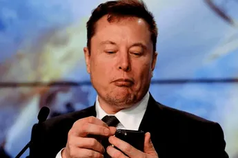 Elon Musk is in trouble as his worth drops by $200 billion