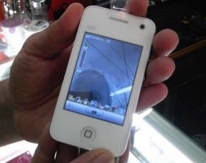 White iPhone 4 Nano Hands On