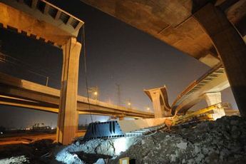 Overpass Overturns Killing 7 Nanjing