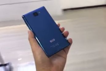 Tri-bezel-less Elephone S8 in Blue - First Look (Video)