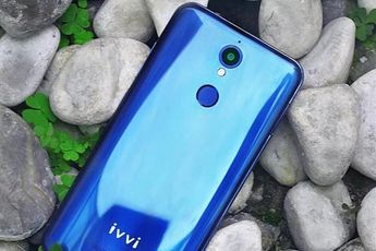 Ivvi releases attractive glass bodied phone with 3D display