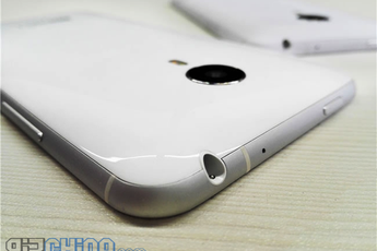 Glossy White Meizu MX4 spied