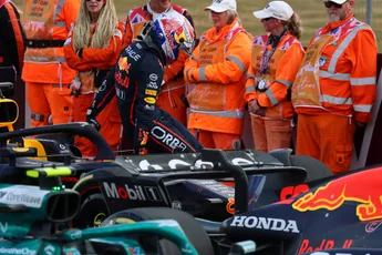 Red Bull ziet FIA zege Max Verstappen afpakken door vreemde beslissing