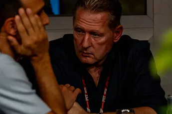 Jos Verstappen krijgt uitbrander vanuit Zak Brown en Martin Brundle