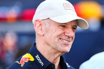 Adrian Newey apetrots na eerste rit met 'zijn' Red Bull-auto: 'Ongelofelijk...'