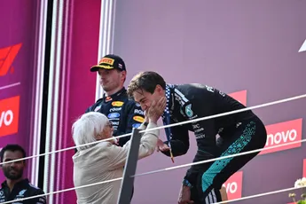 Voormalig F1-eigenaar deelt zijn zéér sterke mening over Max Verstappen