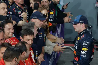 Sky F1-presentator doet bizarre onthulling over de relatie van Max Verstappen en Adrian Newey