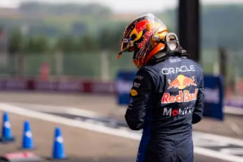 F1-fans geschokt: FIA-steward geeft openlijk toe Max Verstappen tegen te werken