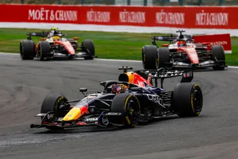Max Verstappen diep in de problemen na belangrijke onthulling over Ferrari