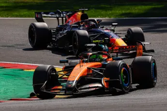 F1-wereldkampioen komt met dringende boodschap om McLaren-overstap van Max Verstappen te blokkeren