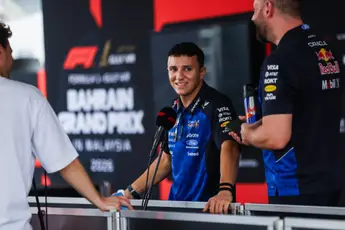 Isack Hadjar komt met zeer goed nieuws in aanloop naar kwalificatie voor GP Bahrein in Maleisië