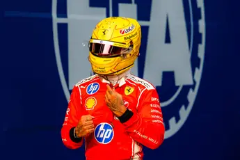 Lewis Hamilton in ongeloof na knotsgekke GP van Bahrein in Maleisië en gaat in op Max Verstappen