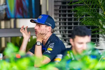 Max Verstappen haalt hard uit naar teamgenoot Isack Hadjar: 'Gewoon onzin'