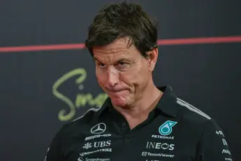 Toto Wolff kan blunder van George Russell niet geloven: 'Toen ik die gele vlag zag...'