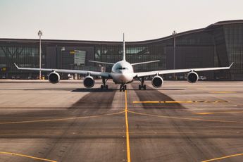 Luchthavens gaan mensen weigeren zonder corona-paspoort