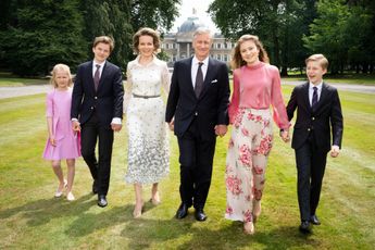 Zien! Belgische koninklijke familie deelt prachtige kerstfoto