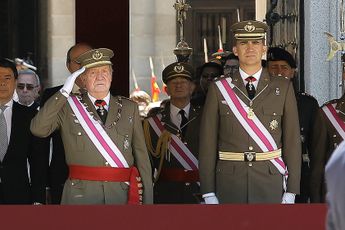 Oud-koning Juan Carlos neemt  drastisch besluit en verlaat Spanje definitief