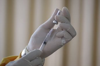 Amerikaanse studie toont aan: dramatische afname van effectiviteit covid-vaccins tot aan slechts 13%