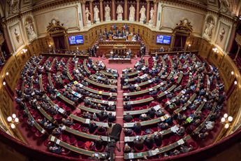 Franse Senaat bezig met invoeren verplichte vaccinatie voor volwassenen