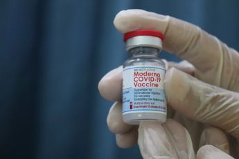 Zweden schort Moderna vaccin voor onbepaalde tijd op nadat gevaccineerden een hartaandoening ontwikkelden