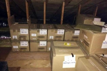 Een vrouw heeft veertig jaar lang meerdere dozen op haar zolder verborgen gehouden voor haar man