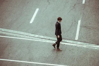 Psycholoog adviseert tegen eenzaamheid: 'Soms je gedachten afleiden'