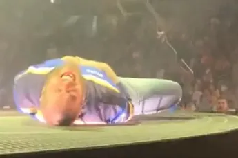 Bizar: rapper Post Malone raakt gewond op het podium