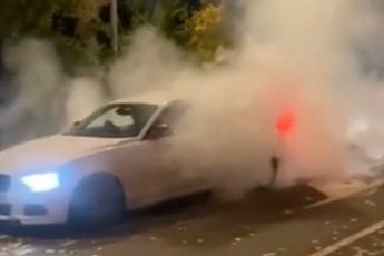 BMW-bestuurder geeft rookshow en wordt achtervolgd door de politie
