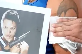 Tattoo van Tomb Raider enorm mislukt