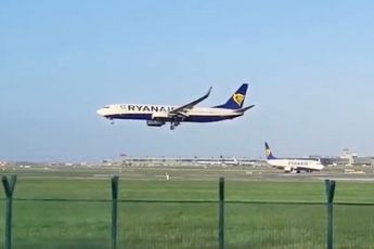 Poepbroekmoment voor passagiers van Ryanair bij zieke landing