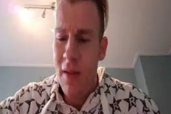 Rapper Sjors weer vrijgezel, vriendin lag met een ander te borduren