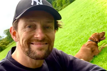 Acteur Marijn Brouwers lag maand in ziekenhuis na wilde seksdate