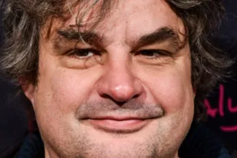 /show-tel/frank-lammers-is-weer-pillen-aan-het-draaien