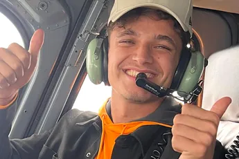 /show-tel/lando-norris-probeert-een-vluggertje-te-fiksen-met-nederlandse-presentatrice