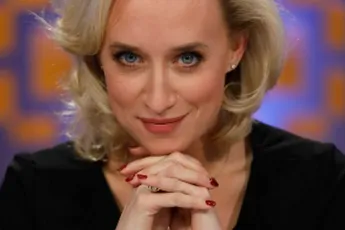 Eva Jinek onthult bizarre kersttraditie: 'warm en dampend'
