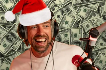 Mattie Valk slaat spaarvarken aan gort voor peperdure kerstboom: 'Gun mezelf dit!'