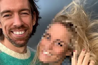 /show-tel/mattie-valk-laat-nieuwe-vriendin-aan-de-wereld-zien
