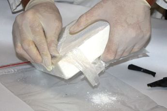 Nederlandse douane onderschepte in 2023 meer cocaïne dan ooit