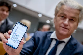 Geert Wilders steekt veer in achterwerk Elon Musk