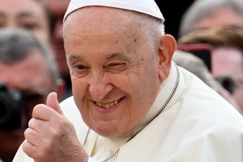 Paus boos: 'Stop met draagmoederschap!