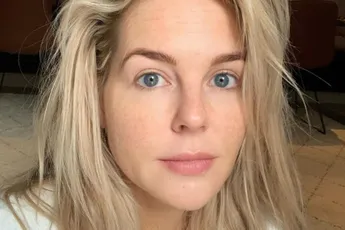 Chantal Janzen probeert gezondheid te verbeteren: 'Eigen urine drinken'