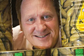 /show-tel/goed-nieuws-voor-de-fans-van-augurkenkoning-oos-kesbeke